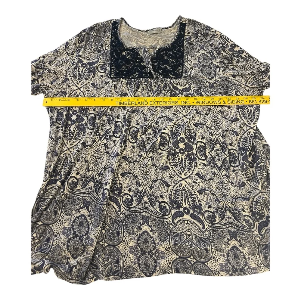 Catherines Blue & White Paisley Print Tunic Top Crochet Tie Yoke Neck 2X No Tag.